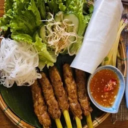 แหนมเนืองบ้านก้อยตลาดสามย่านเจ้าแรก