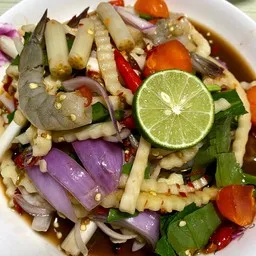 ยำรวย คิทเช่น อาหารตามสั่ง กะเพรา ตำ อาหารเช้า ไข่กระทะ ปังปิ้ง