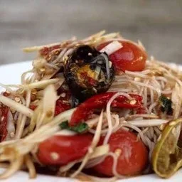 แหม่มผัดตำยำแซ่บอาหารตามสั่ง