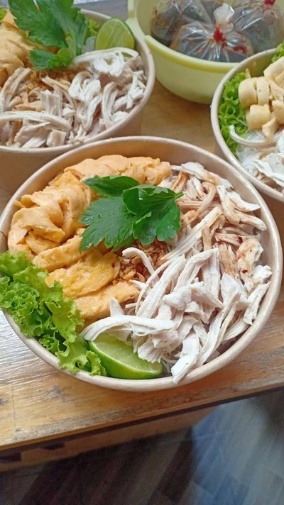หมี่คลุก-หมี่ไก่ฉีก(ซอยเฉลิมพระเกียรติฯ 28-30)