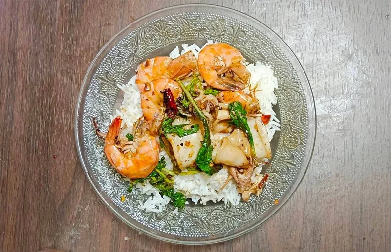 ไข่ข้น ใบเพรา 21(พหลโยธิน46/2) ปิยพร