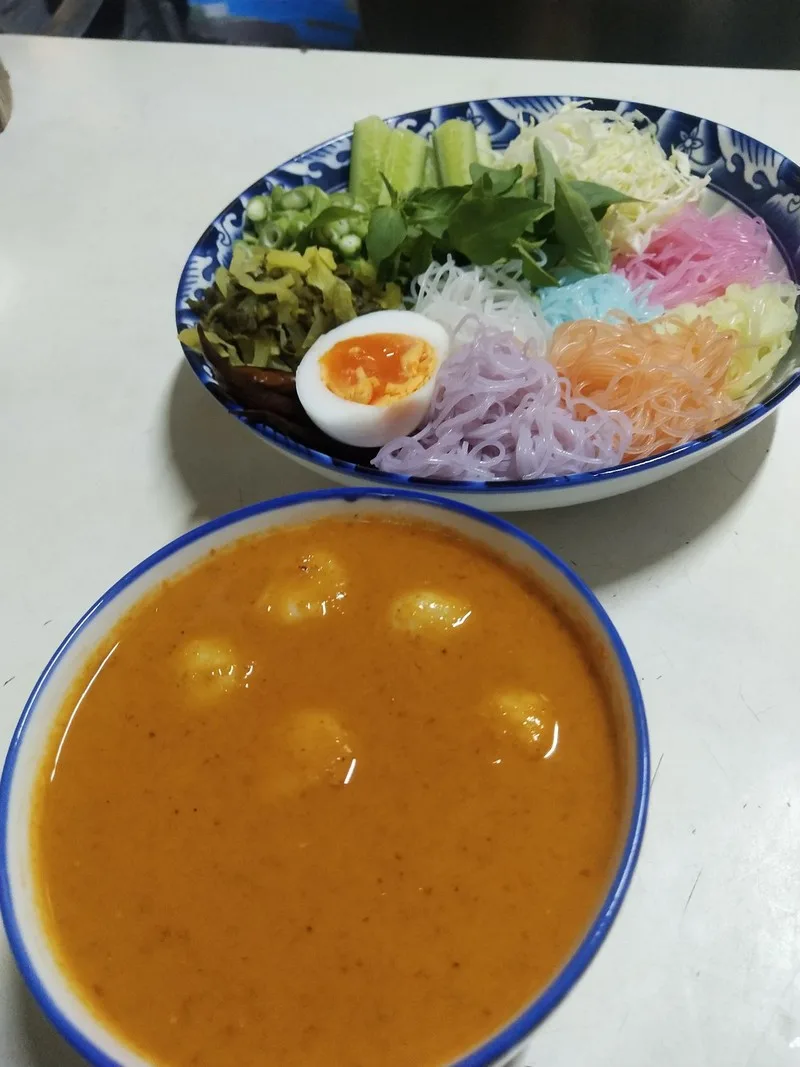 ครัวขนมจีน(เจ้าเก่าถนนสามัคคี)