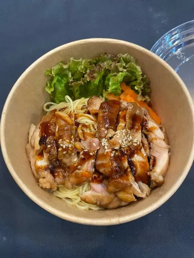 ยากิโซบะ ข้าวหน้าไก่เทอริยากิ Teriyaki chicky