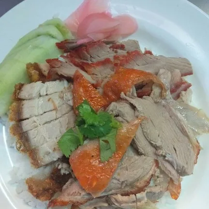 บะหมี่เป็ดย่าง ข้าวหมูแดง บางจาก