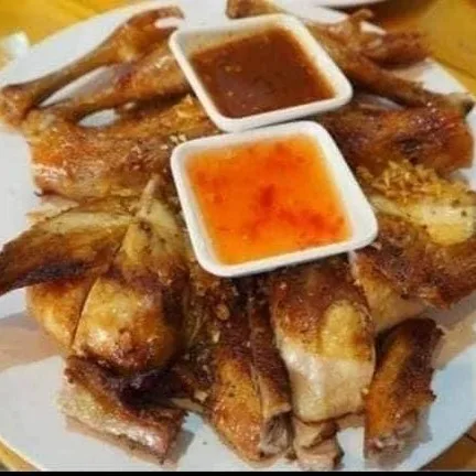 ไก่ย่างเขาสวนกวาง น้องออมสิน