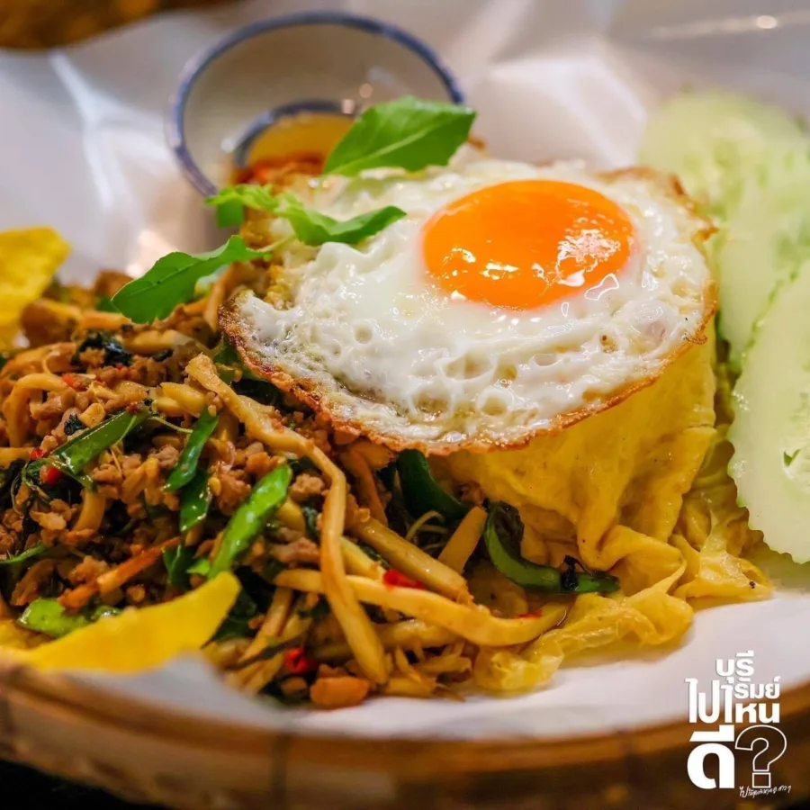 ผัดไทภูเขาไฟ กระเพราภูเขาไฟ Padthai Volcano @thonglor