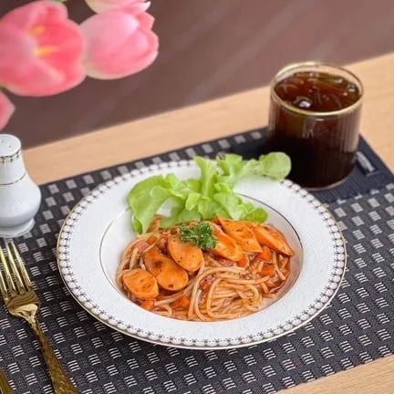 สปาเก็ตตี้ ซุป เกี๊ยวน้ำ กะเพรา By Mai Restaurant