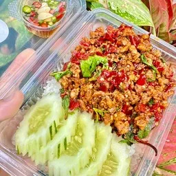 กระเพราหมูสับ