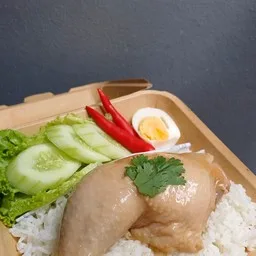 ข้าวไก่ซูวีต้มน้ำปลา