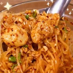 ก๋วยเตี๋ยวคลุกลูกชิ้นกากหมู