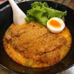ราเมงต้มยำไก่ทอด