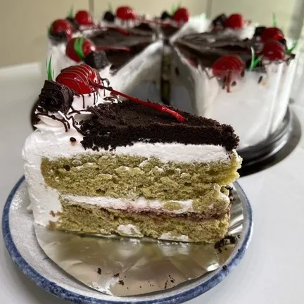 เค้กหอมมนต์/เค้กสวีทซอฟต์ by “White House Cake” ขนมเค้กบ้านสีขาว