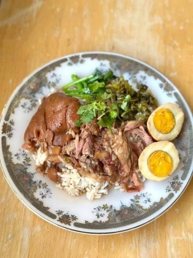 ข้าวขาหมู ข้าวแกงใต้นครศรี By.ป้าเรียง แสมดำ-พันท้าย