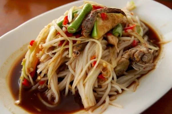 ลาบก้อยกาฬสินธุ์เจ้าเก่า  ฅนกินลาบ