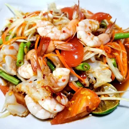 ยำรวย คิทเช่น อาหารตามสั่ง กะเพรา ตำ อาหารเช้า ไข่กระทะ ปังปิ้ง