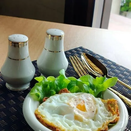 สปาเก็ตตี้ ซุป เกี๊ยวน้ำ กะเพรา By Mai Restaurant