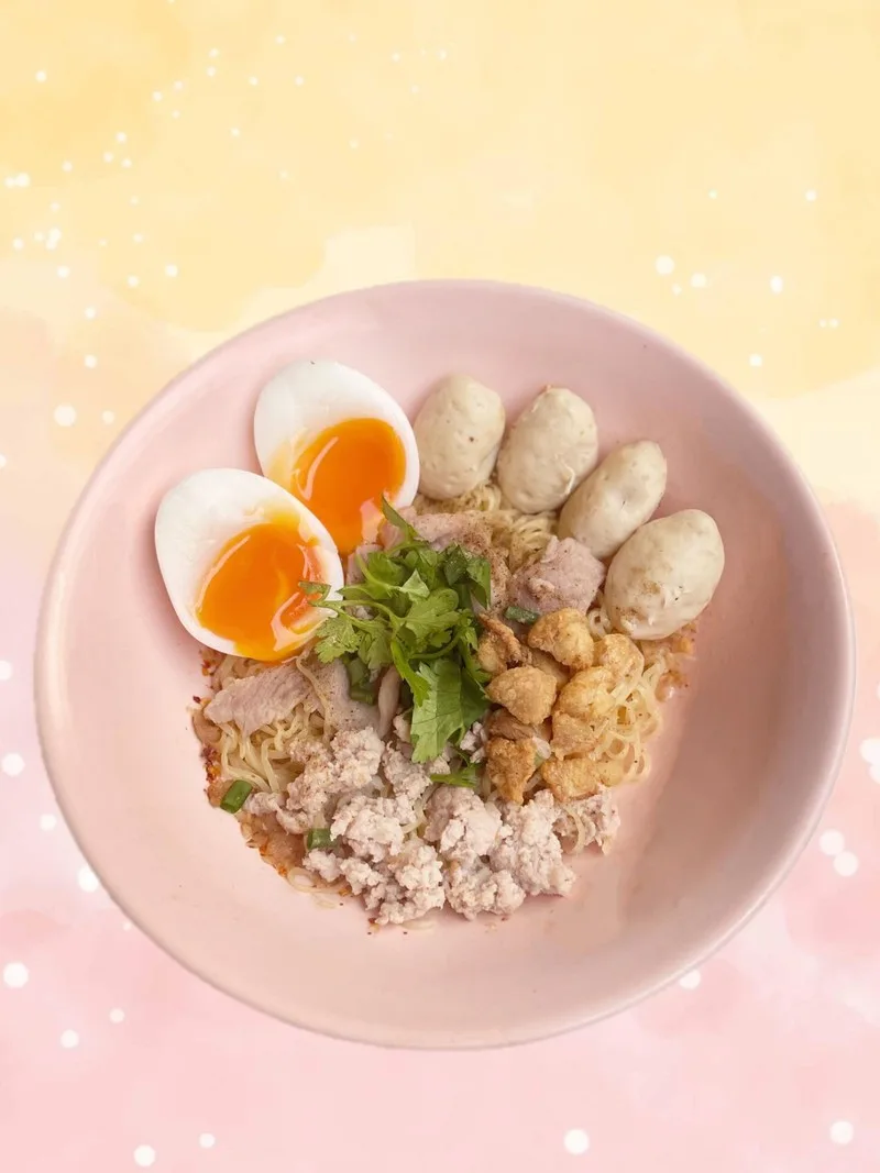ก๋วยเตี๋ยวหมูต้มยำกากหมู ลิ้มเลิศ