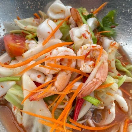 ยำแซ่บปากเจ๊อุ้ม