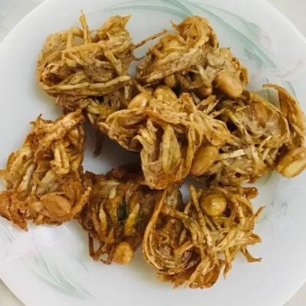 ครัวกะเพราริมคลอง