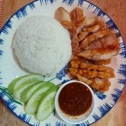 ข้าวหมูทอดน้ำจิ้มแจ่ว
