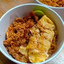 หมี่คลุก-หมี่ไก่ฉีก(ซอยเฉลิมพระเกียรติฯ 28-30)