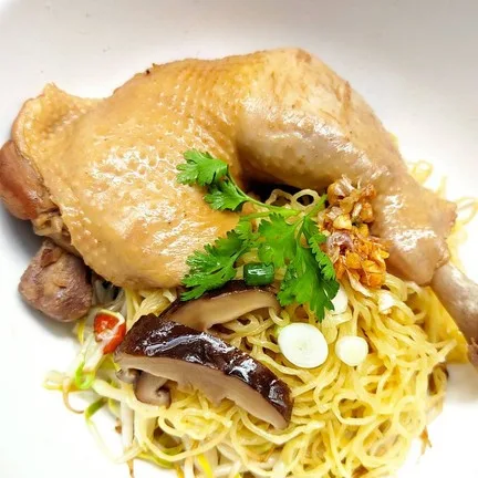 ก๋วยเตี๋ยวไก่ตุ๋นคุณย่า