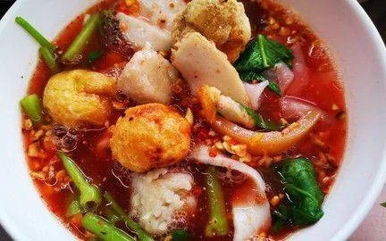 ก๋วยเตี๋ยวแคะราชพฤกษ์ 8(เจ้าเก่าหน้ารพ.ทหารเรือ)