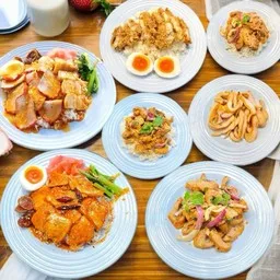 ครัวคุณปลื้ม ข้าวหมูกรอบหมูแดง