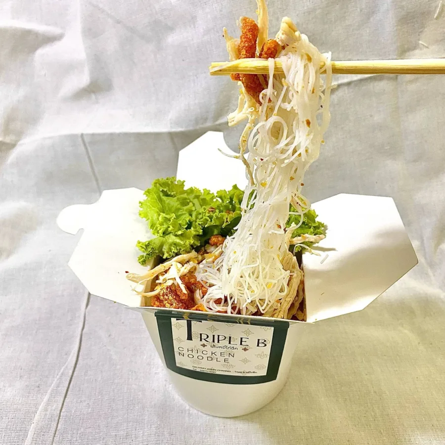 Triple B หมี่ไก่ฉีก.