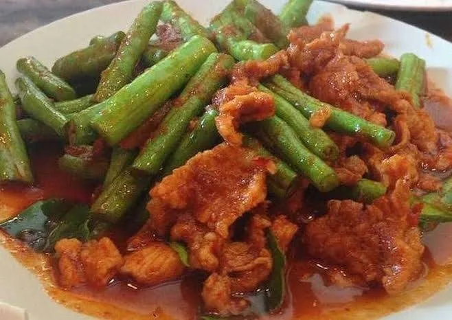 ก๋วยเตี๋ยวบางรัก อาหารตามสั่ง