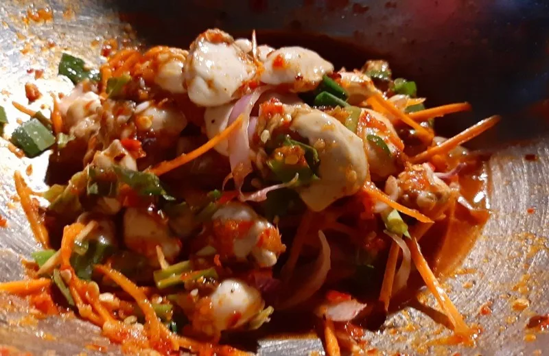ยำแซ่บปากเจ๊อุ้ม