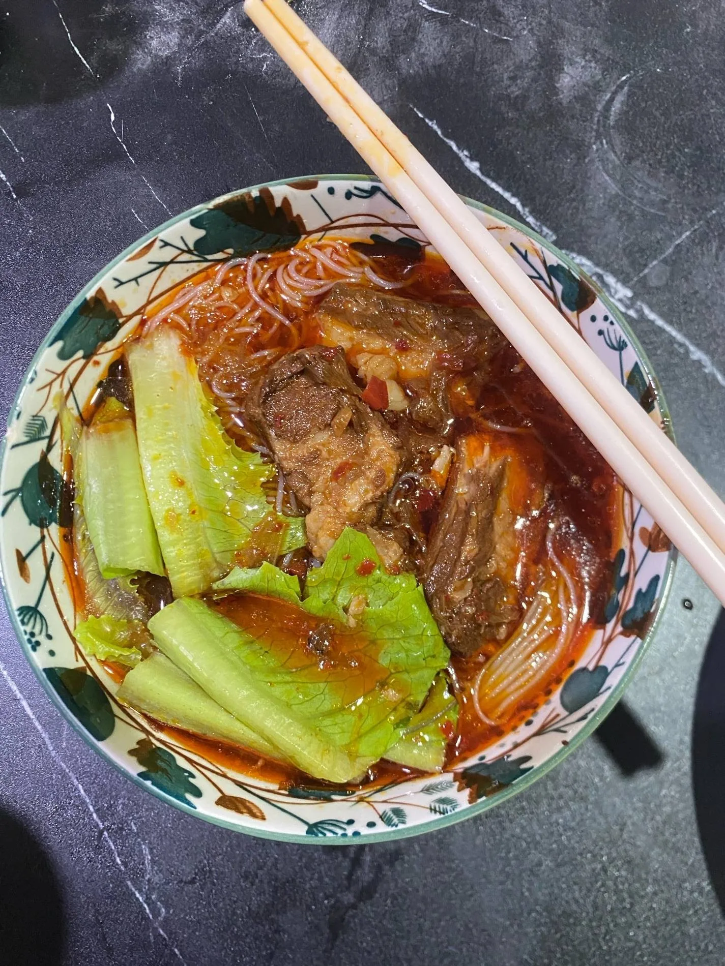 เช้าเส้น เย็นหมูกระทะ