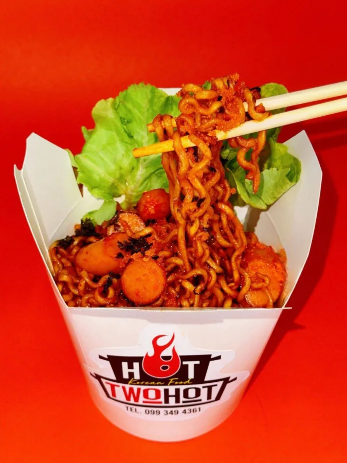 มาม่าเกาหลีห่อไข่ ไก่ทอด ทะเลดอง ฮอตทูฮอต HOT TWO HOT