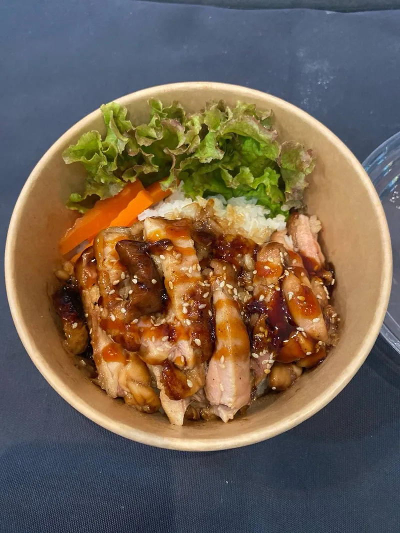 ยากิโซบะ ข้าวหน้าไก่เทอริยากิ Teriyaki chicky