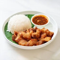ข้าวหมูสามชั้นทอดน้ำปลา
