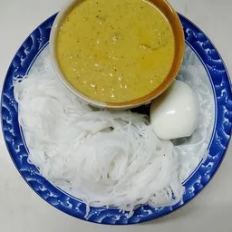 ขนมจีนน้ำยาใต้ แม่เลียบ
