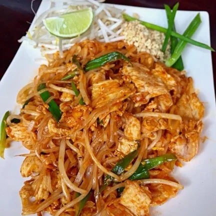 ผัดไทสูตรป้าแหม่ม ชิงแชมป์ เรือนไทยธัญญ์รวี