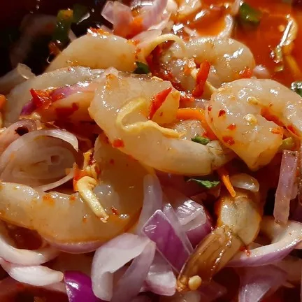 ยำแซ่บปากเจ๊อุ้ม