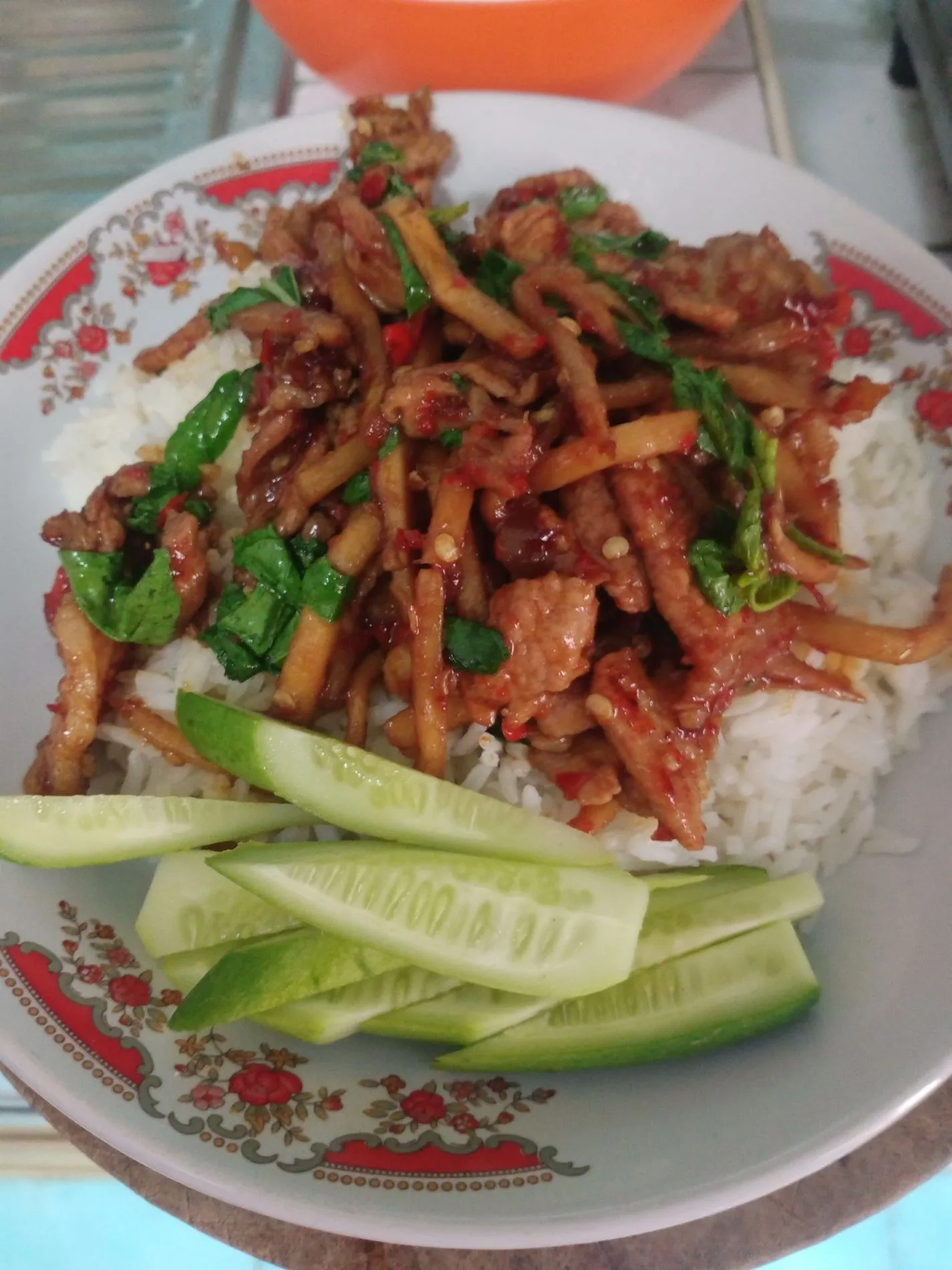 กระเพราหอม?พริกแห้งครัวบ้านส้ม?
