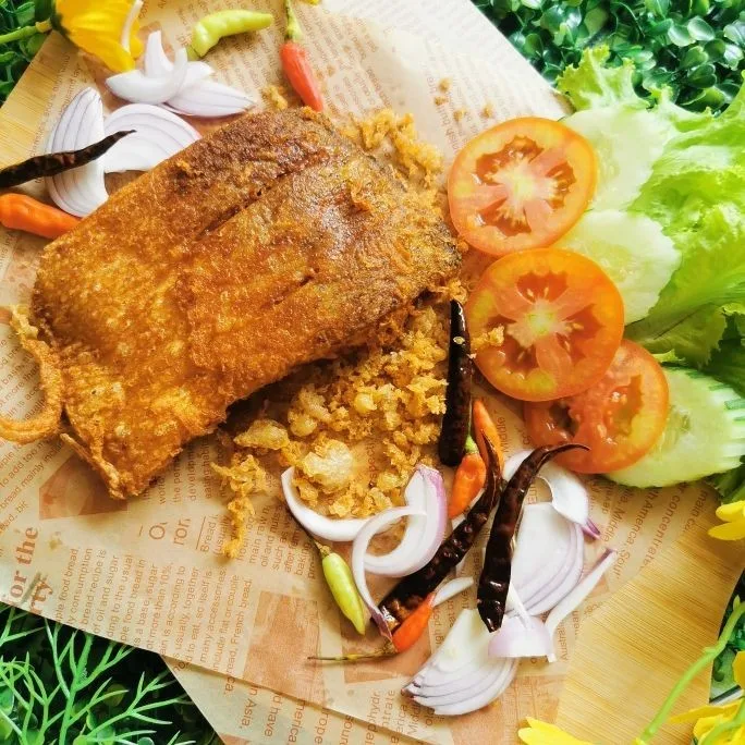 หมูทอดแม่ชม้อย เจ้าเก่า (ตลาดนัดเจ๊ณี นิมิตรใหม่) สาขา 2