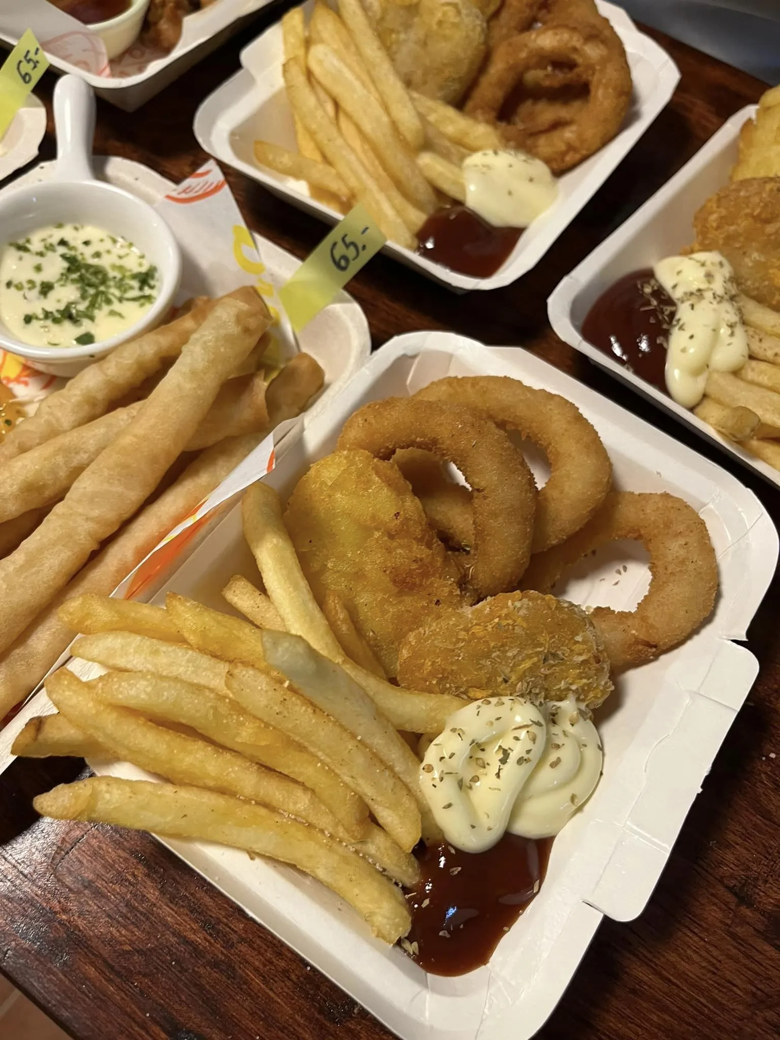 FOX IN THE BOX : SPORT BAR SATHON