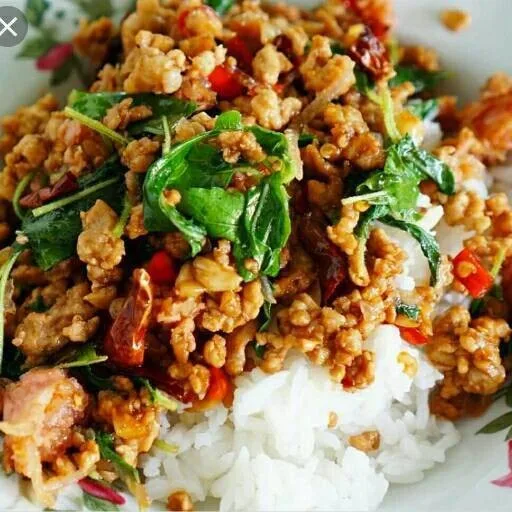 กระเพราหมูสับพริกแห้ง