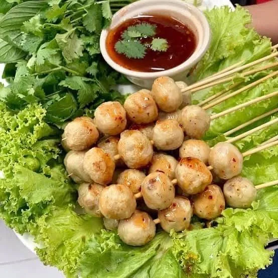ลูกชิ้นปิ้งนายตะวัน