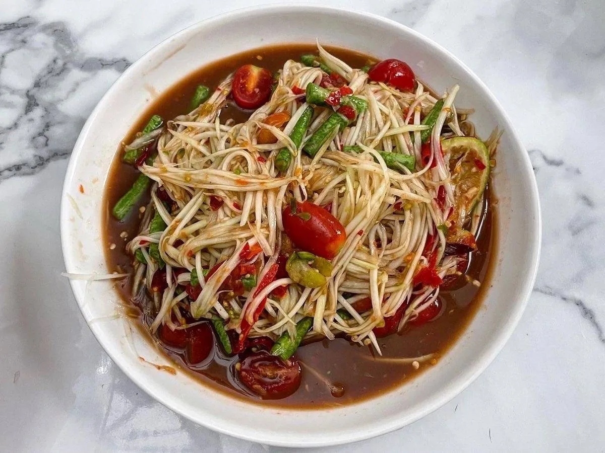 มานี่มีแซ่บ ME ZAP ส้มตำ ยำ กะเพราพริกแห้งไข่ข้น  ร่มเกล้า ร้านใหม่
