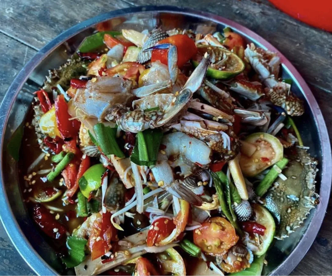ยำ • ส้มตำ นรกแตก20? อีสานชายทะเล